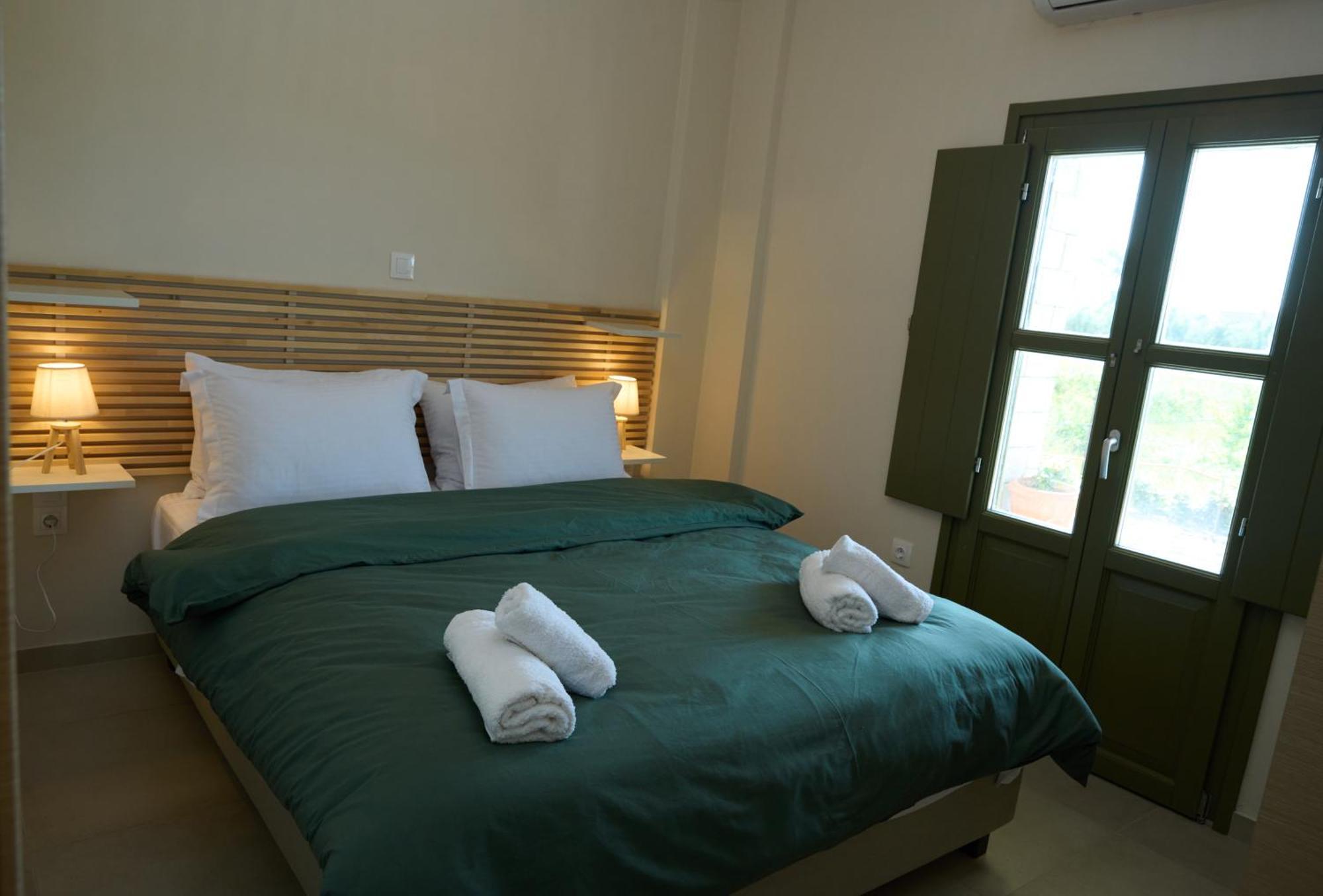 La Familia Luxury Private Maisonettes Near The Sea Гитион Номер фото